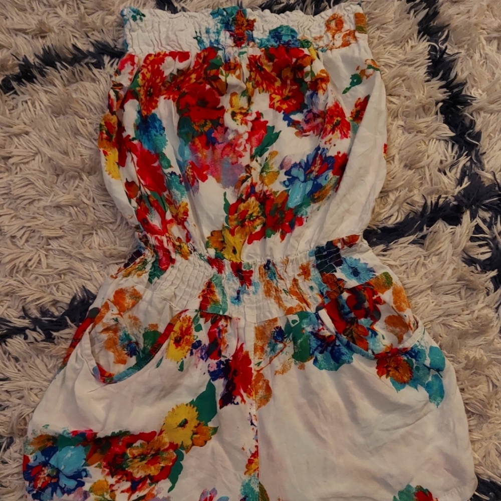 Strapless floral romper